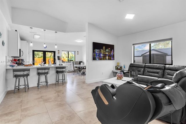 407 NW 9th Court, Homestead, FL 33030
