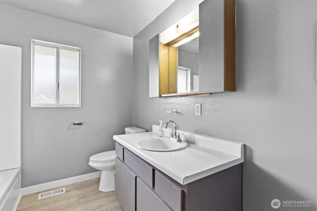 39411 Mountain Highway E, Eatonville, WA 98328