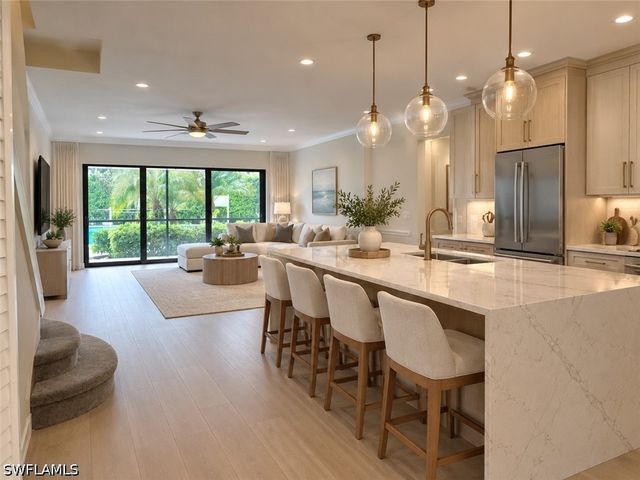 1050 6th ST S 1050, Naples, FL 34102