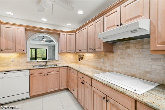 1050 6th ST S 1050, Naples, FL 34102