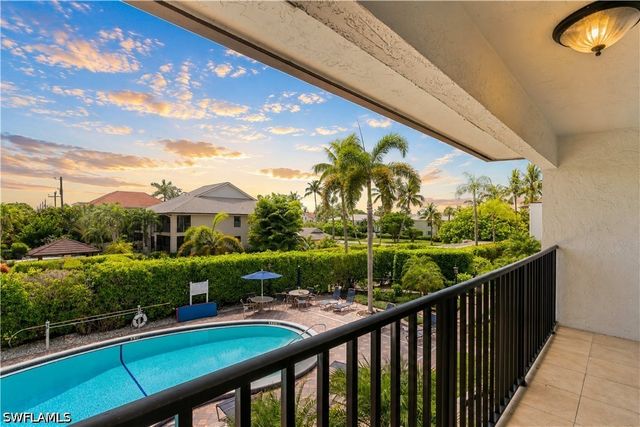 1050 6th ST S 1050, Naples, FL 34102