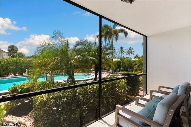 1050 6th ST S 1050, Naples, FL 34102