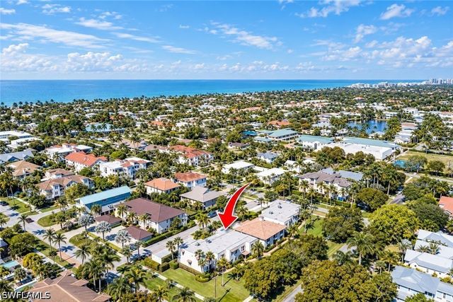 1050 6th ST S 1050, Naples, FL 34102