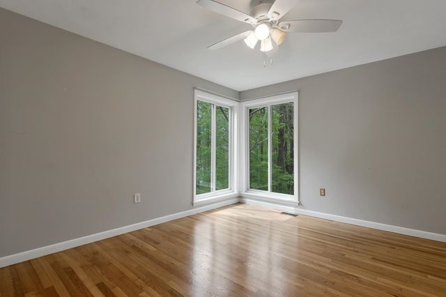 16 Old Manchester Road, Amherst, NH 03031