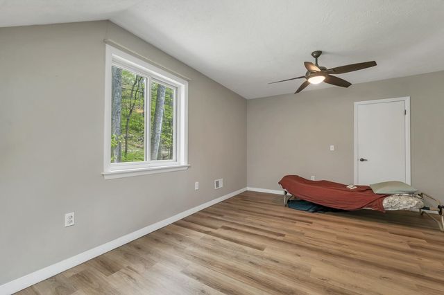 16 Old Manchester Road, Amherst, NH 03031
