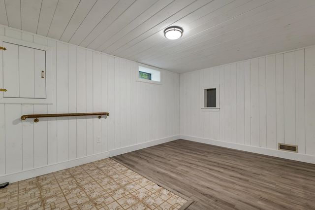 16 Old Manchester Road, Amherst, NH 03031
