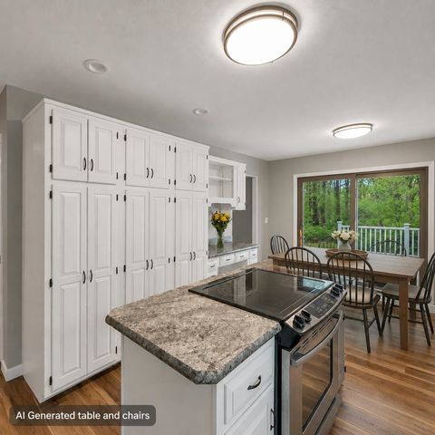 16 Old Manchester Road, Amherst, NH 03031