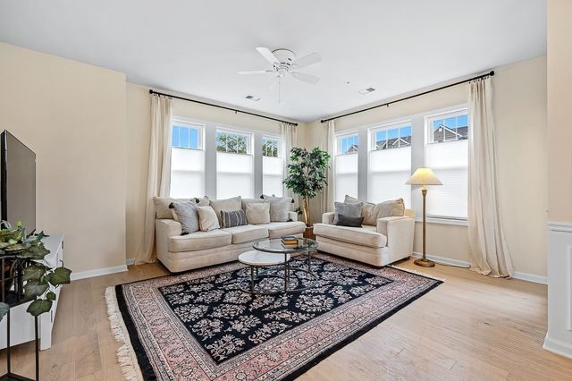 3 Peters Farm Way 107, Westborough, MA 01581