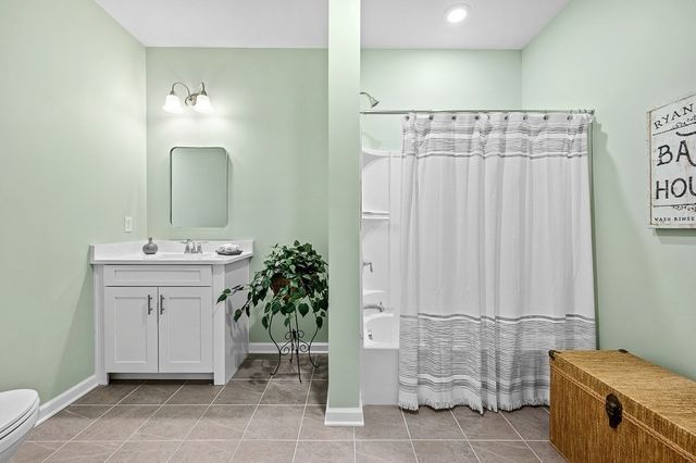 3 Peters Farm Way 107, Westborough, MA 01581