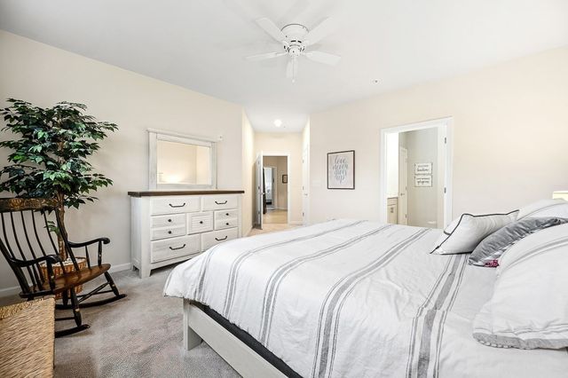 3 Peters Farm Way 107, Westborough, MA 01581