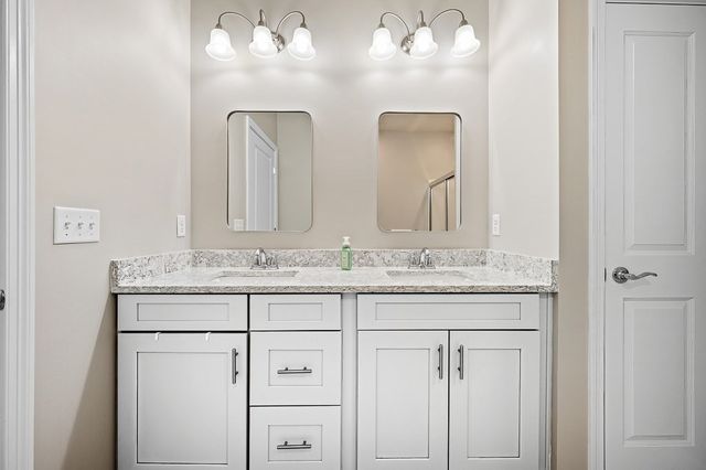 3 Peters Farm Way 107, Westborough, MA 01581