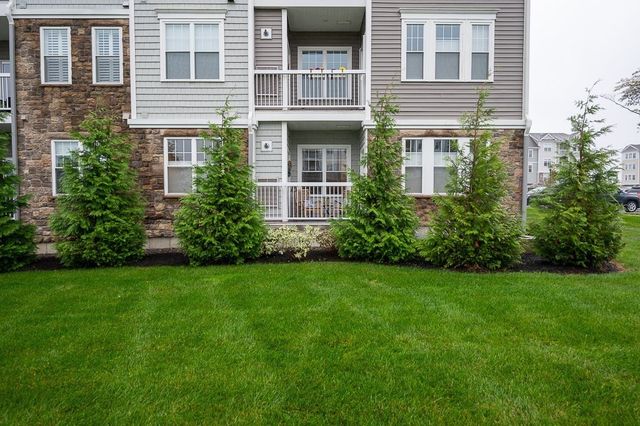 3 Peters Farm Way 107, Westborough, MA 01581