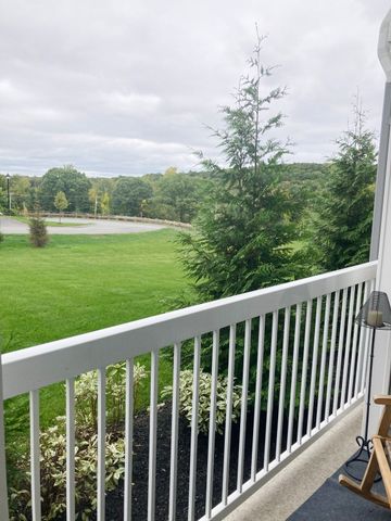 3 Peters Farm Way 107, Westborough, MA 01581