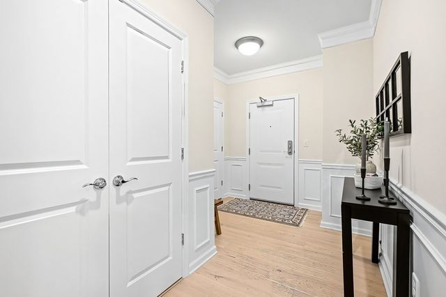 3 Peters Farm Way 107, Westborough, MA 01581