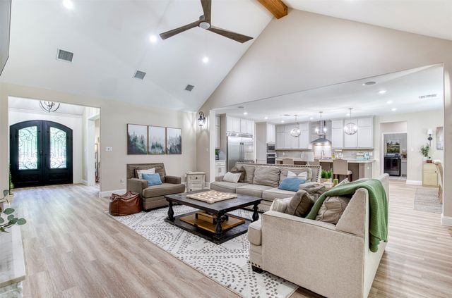 2121 Canyon Lake Road, Wills Point, TX 75169