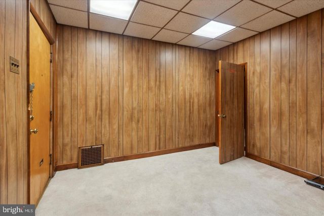 108 E TOWNSHIP LINE RD, Havertown, PA 19083