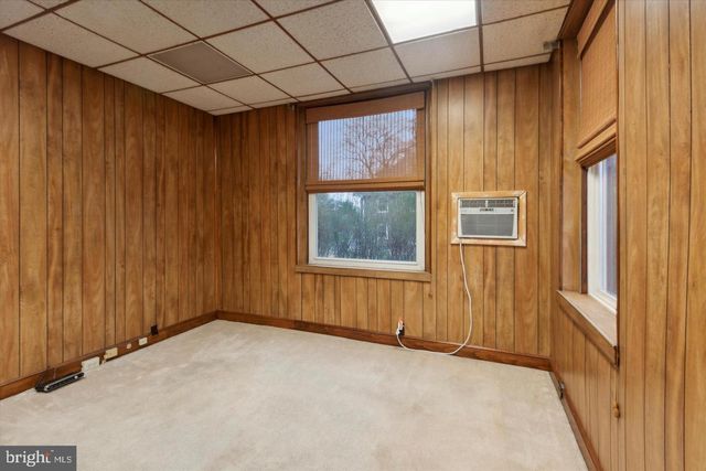 108 E TOWNSHIP LINE RD, Havertown, PA 19083