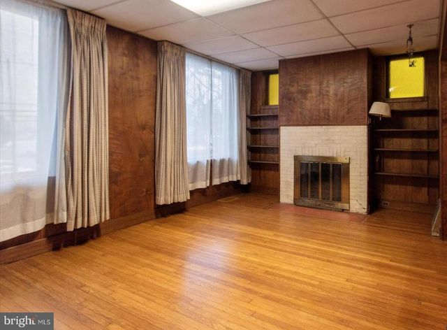 108 E TOWNSHIP LINE RD, Havertown, PA 19083