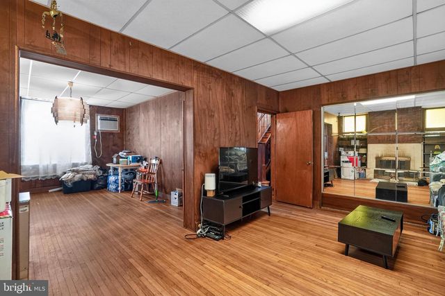 108 E TOWNSHIP LINE RD, Havertown, PA 19083
