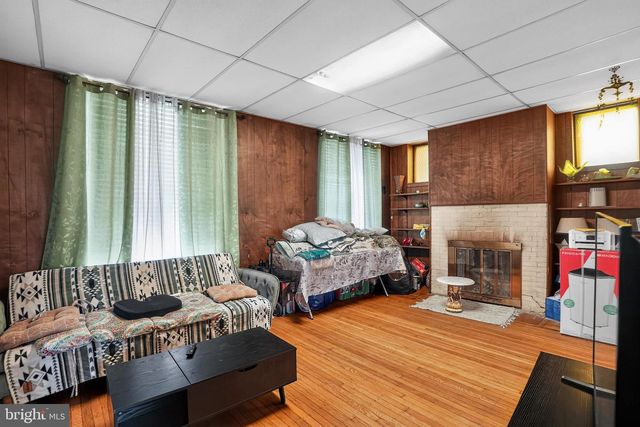 108 E TOWNSHIP LINE RD, Havertown, PA 19083