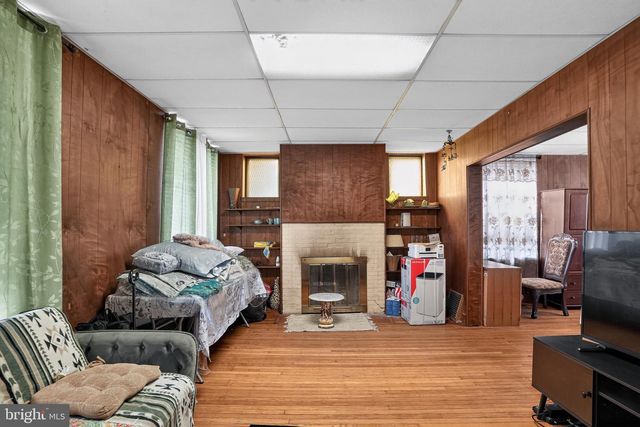 108 E TOWNSHIP LINE RD, Havertown, PA 19083