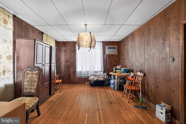 108 E TOWNSHIP LINE RD, Havertown, PA 19083