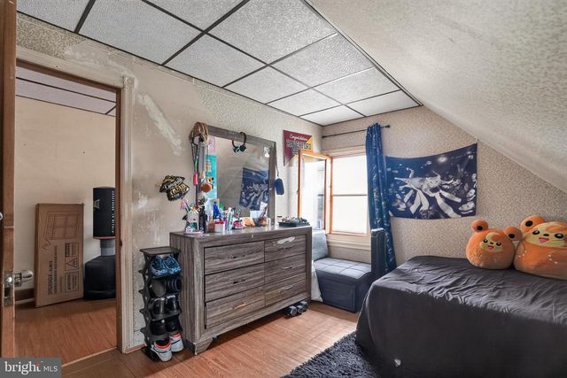 108 E TOWNSHIP LINE RD, Havertown, PA 19083