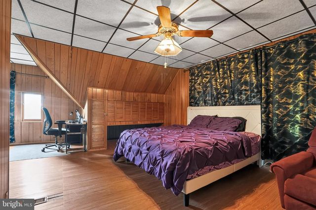 108 E TOWNSHIP LINE RD, Havertown, PA 19083