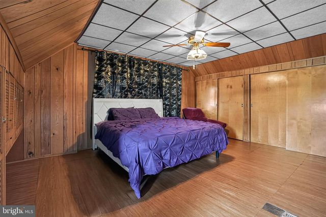 108 E TOWNSHIP LINE RD, Havertown, PA 19083