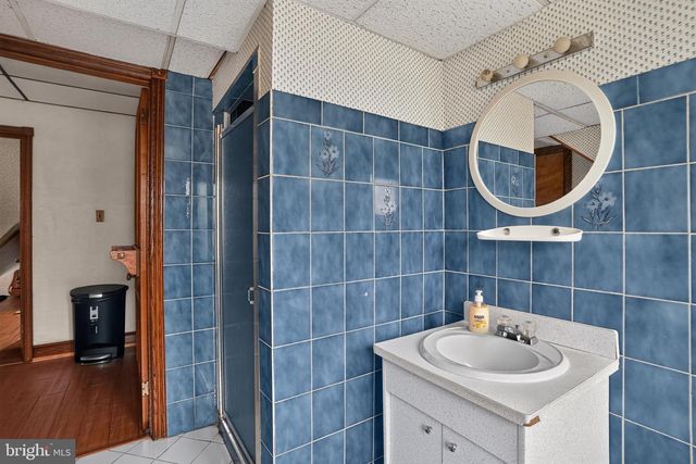 108 E TOWNSHIP LINE RD, Havertown, PA 19083