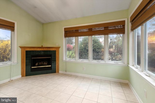 108 E TOWNSHIP LINE RD, Havertown, PA 19083
