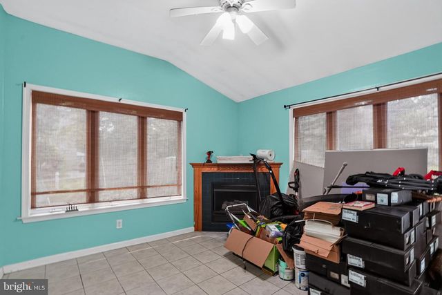 108 E TOWNSHIP LINE RD, Havertown, PA 19083