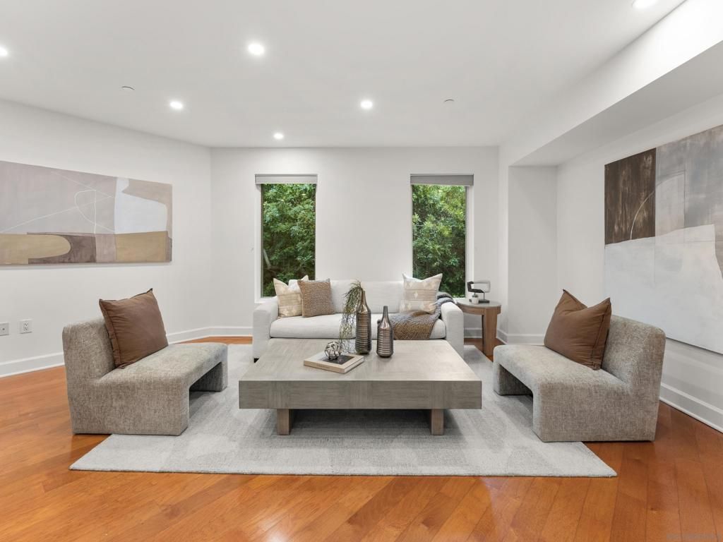 1040 Genter 305, La Jolla, CA 92037 — exterior