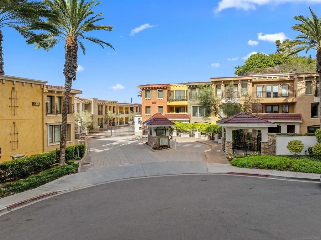 1040 Genter 305, La Jolla, CA 92037 — photo 2