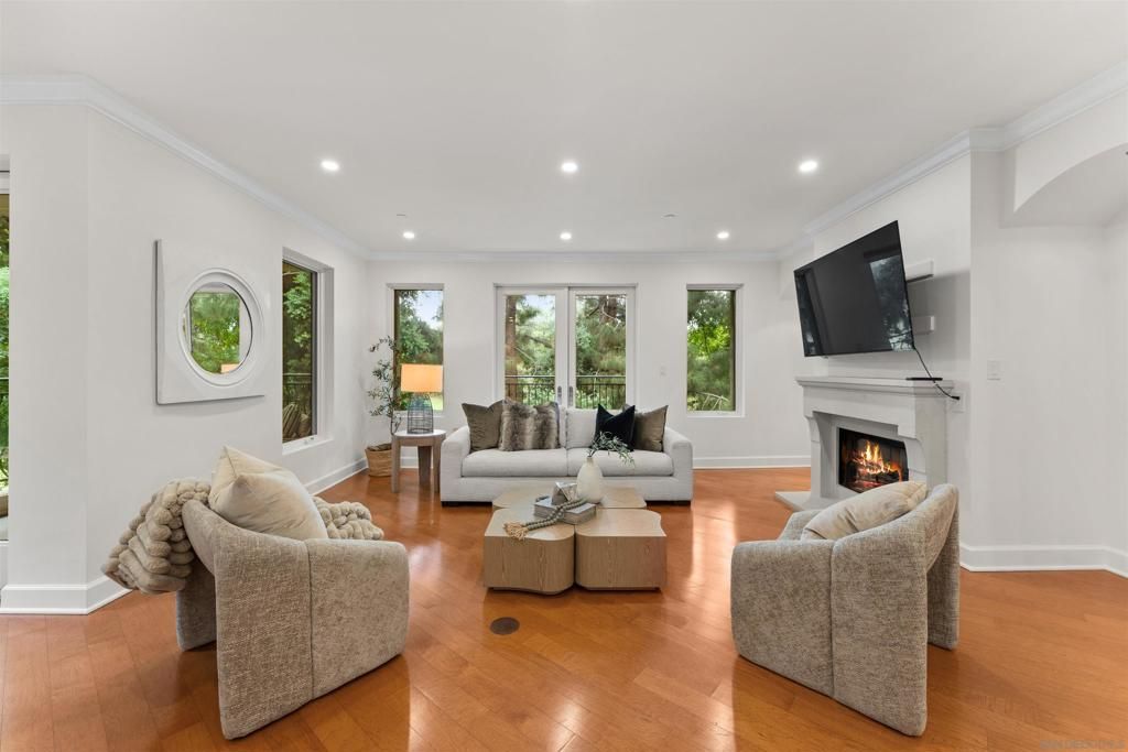 1040 Genter 305, La Jolla, CA 92037 — photo 4
