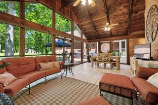 3208 Thoroughbred Dr, Hermitage, TN 37076