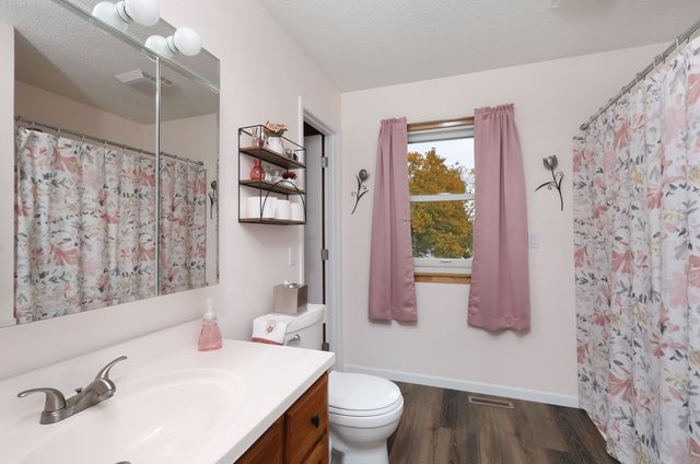 2423 Iowa Street, Perry, IA 50220