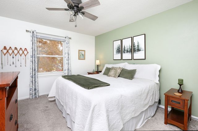 2423 Iowa Street, Perry, IA 50220