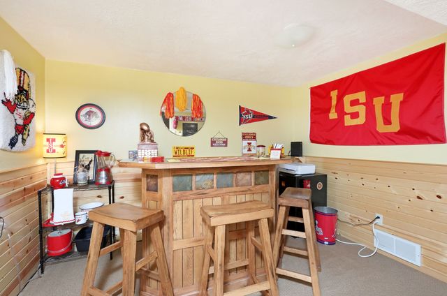 2423 Iowa Street, Perry, IA 50220