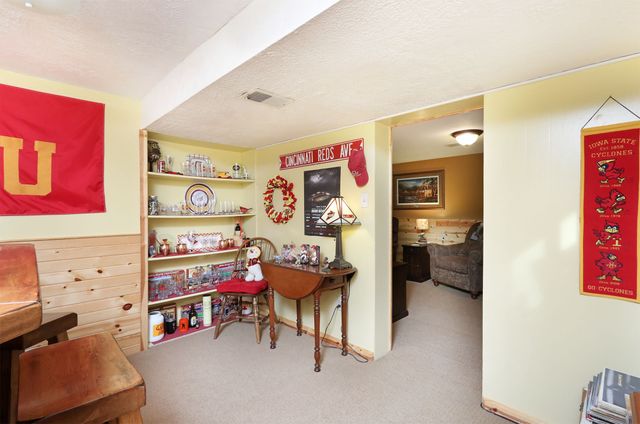 2423 Iowa Street, Perry, IA 50220