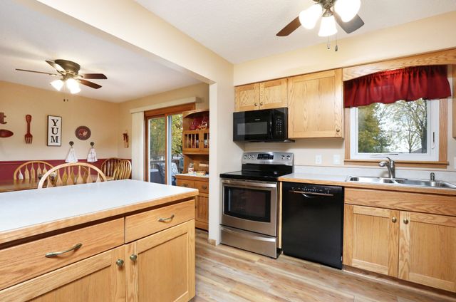 2423 Iowa Street, Perry, IA 50220