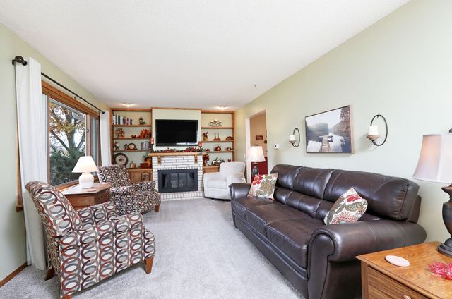 2423 Iowa Street, Perry, IA 50220