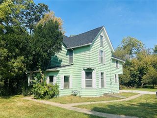 730 S Lucas Street, Iowa City, IA 52240