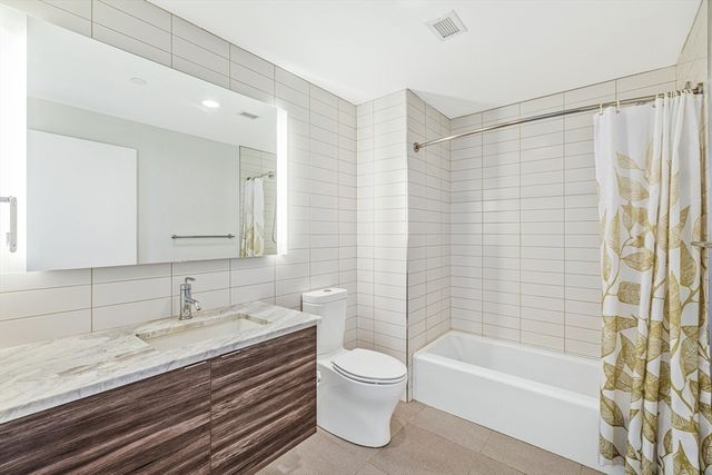 80-82 Fenwood Rd 913, Boston, MA 02115