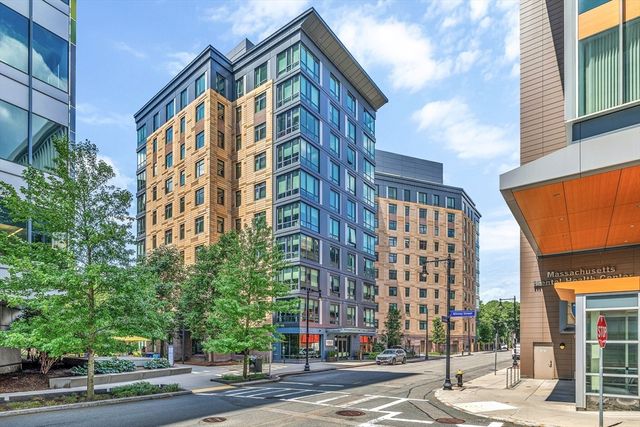 80-82 Fenwood Rd 913, Boston, MA 02115