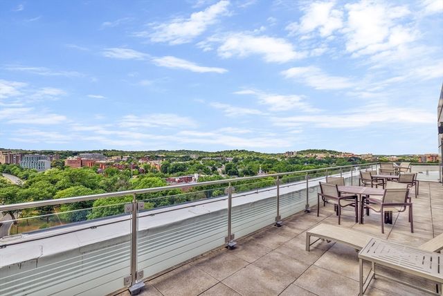 80-82 Fenwood Rd 913, Boston, MA 02115