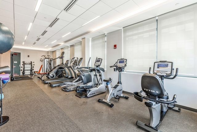 80-82 Fenwood Rd 913, Boston, MA 02115