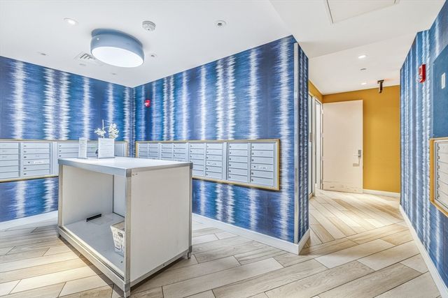 80-82 Fenwood Rd 913, Boston, MA 02115