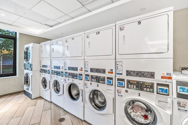 80-82 Fenwood Rd 913, Boston, MA 02115