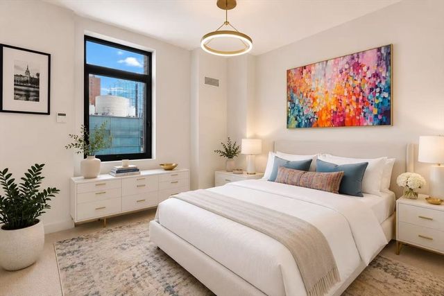 80-82 Fenwood Rd 913, Boston, MA 02115